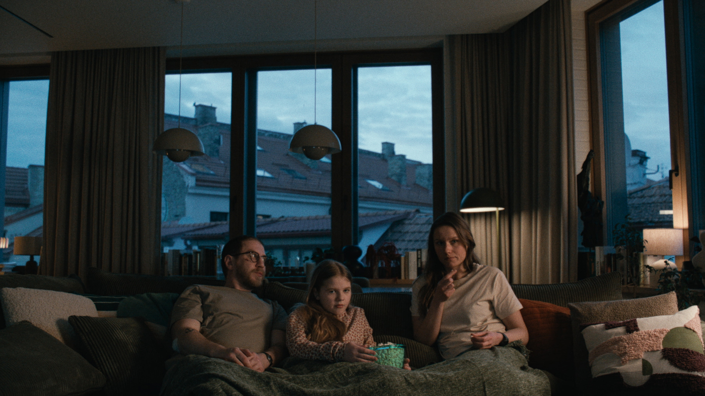 Į JAV kino teatrus patekusi A.Blaževičiaus meilės drama „Skyrybos karo metu“ rugsėjį atkeliauja į Lietuvą